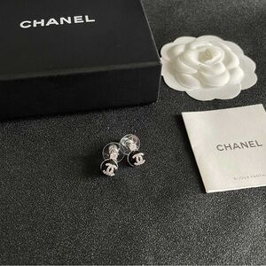 Chanel women's earrings
